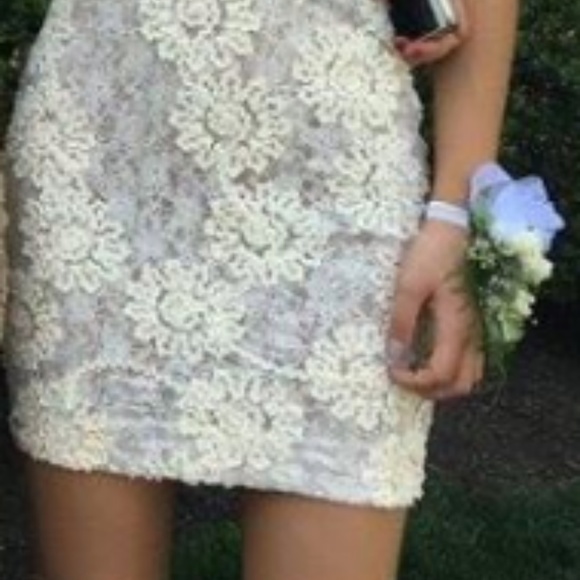 Dress The Population Zoe Mini Dress - Picture 5 of 6